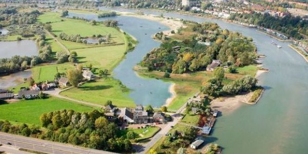 Bouwen bij de rivier in Arnhem